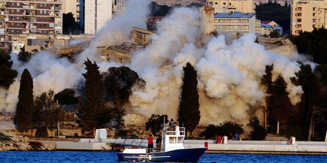 Bivša vojarna Kuline u Šibeniku - srušena 2012. upravo zbog turističke namjene