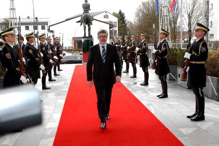 Novi ministar obrane Roman Jakić dolazi na primopredaju dužnosti