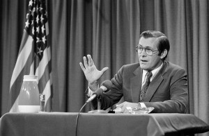Donald Rumsfeld tijekom svog prvog mandata u Pentagonu, 1976. godine