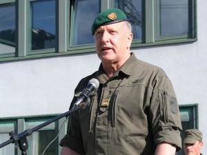 Austrijski general bojnik Dieter Heidecker je na čelu EU snaga od 3. prosinca 2012. godine