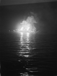 HMS Belfast's bombardira njemačke položaje na Normandiji
