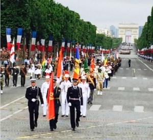 Crnogorski vojnici na pariškom mimohodu