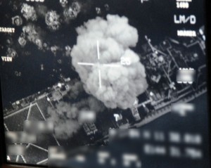 Posljednji trenuci broda USS Coronado, kojeg su 2012. potopili bombarderi B-52
