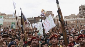 Hutisti na prosvjednome skupu protiv saudijskog bombardiranja krajem ožujka u Sani