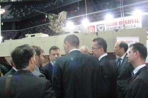 Ministar obrane Kotromanović u razgovoru s predsjednikom Uprave Đure Đakovića Tomislavom Mazalom