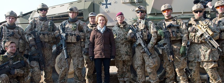 Ministrica obrane Ursula von der Leyen (CDU) u Afganistanu, Camp Marmal, 23. prosinca 2013. godine