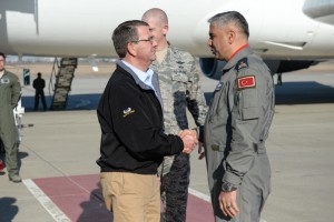 Američki ministar obrane Ash Carter i zapovjednik general Bekir Ercan Van krajem 2015. godine