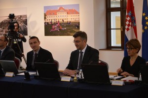 Sjednici Vlade 17.11.2016. prisustvovao je i gradonačelnik Vukovara Ivan Penava