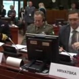 Kamere PR službe Vijeća EU "uhvatile" su i hrvatskog ministra obrane