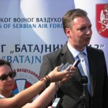 Vučić u razgovoru s novinarima na Batajnici