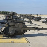 OH-58D: skup poklon za stajanje u hangaru