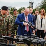 Regionalna turneja Matthewa Whitakera