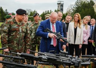 Regionalna turneja Matthewa Whitakera