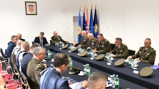 Milanović s generalima o aktualnim pitanjima u OS RH